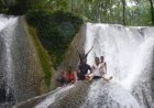 Menikmati Air Terjun Bidadari