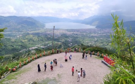 Pantan Terong, Tawarkan Keindahan Danau dari Ketinggian