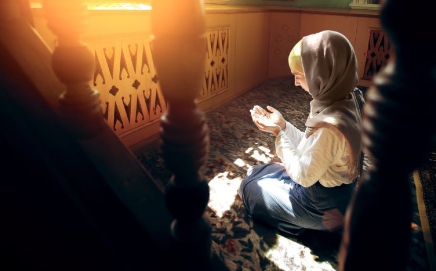 SHALAT TARAWIH DAN WITIR 11 RAKAAT DI RUMAH ATAU MASJID